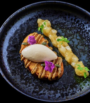 Quince Quince / Brioche / Pumpkin / Eggnog - Gourmet restaurant in Prague