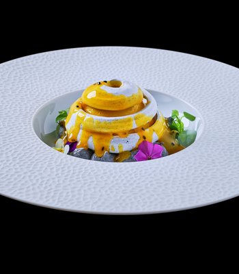 Pavlova Sesam / Passion fruit / Mango / Coconut - Gourmet restaurant in Prague